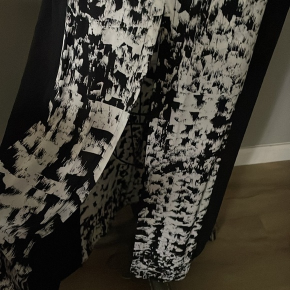 BCBGMAXAZRIA Maxi Skirt - Picture 3 of 9